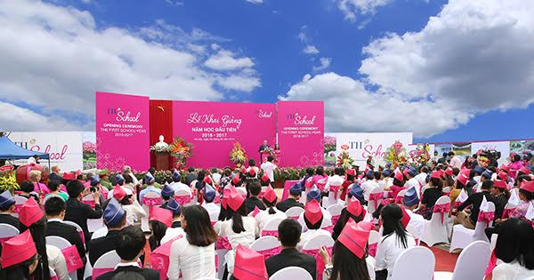 Toàn cảnh Lễ khai giảng đầu tiên của trường TH School.