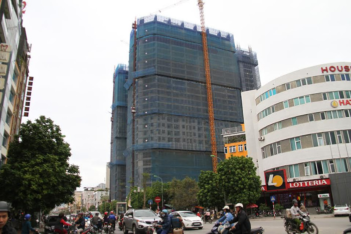 Nếu tính từ thời điểm bắt đầu xây dựng tầng 1 đến tầng 29, dự kiến Central Field chỉ thi công mất đúng 12 tháng. Ảnh: P.V. Nếu tính từ thời điểm bắt đầu xây dựng tầng 1 đến tầng 29, dự kiến Central Field chỉ thi công mất đúng 12 tháng. Ảnh: P.V.