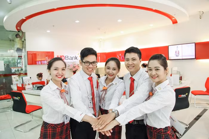 Cán bộ nhân viên Ngân hàng HDBank.