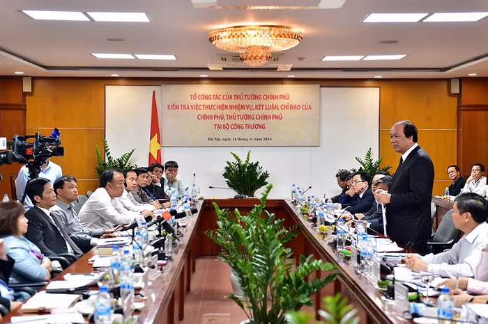 Tổ công tác của Thủ tướng kiểm tra tại Bộ Công Thương. - Ảnh: VGP.