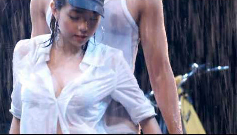 Minh Hằng diện một chiếc áo trắng cài 1 khuy, cùng chiếc quần soóc cực ngắn nhảy múa dưới mưa trong clip Bình minh xua tan bóng đêm Minh Hằng diện một chiếc áo trắng cài 1 khuy, cùng chiếc quần soóc cực ngắn nhảy múa dưới mưa trong clip Bình minh xua tan bóng đêm