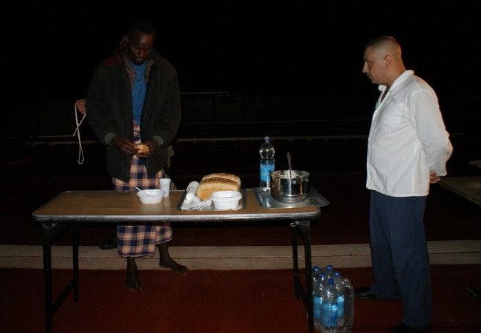 Hải tặc Somali được đối xử tử tế sau khi bị bắt Hải tặc Somali được đối xử tử tế sau khi bị bắt