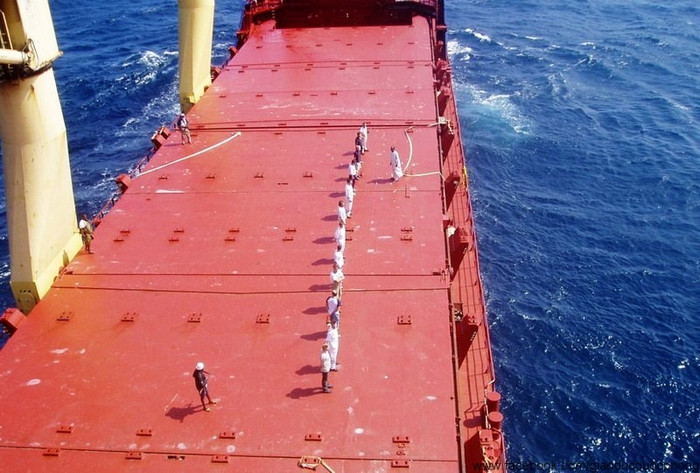 Hải tặc bắt con tin đứng trên tàu CEC Future để đòi yêu sách Hải tặc bắt con tin đứng trên tàu CEC Future để đòi yêu sách