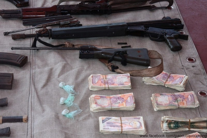 Vũ khí, tiền và ma tuý của hải tặc Somali Vũ khí, tiền và ma tuý của hải tặc Somali