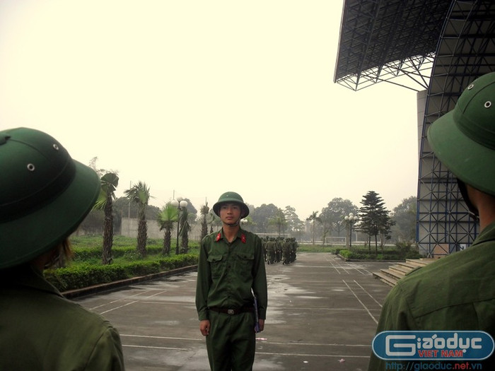 Tất cả nghe rõ hiệu lệnh... Tất cả nghe rõ hiệu lệnh...