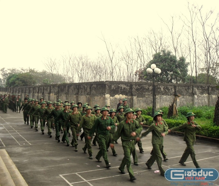 ...bước đều bước! ...bước đều bước!