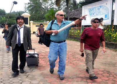 Trong ba ngày (từ 24-26/10), cựu binh Mỹ Ronald Haeberle đã trở lại Sơn Mỹ với một sứ mạng không kém phần hệ trọng