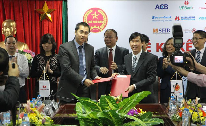 Lãnh đạo ngân hàng Techcombank và Lãnh đạo Tổng Cục thuế đã ký kết Thỏa thuận hợp tác triển khai Dịch vụ Nộp thuế Điện tử.