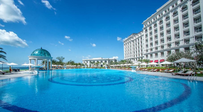 Vinpearl Phú Quốc vinh dự giành giải thưởng "Resort hấp dẫn nhất" trong khuôn khổ giải thưởng “Điểm đến hấp dẫn nhất Việt Nam 2015”. Vinpearl Phú Quốc vinh dự giành giải thưởng "Resort hấp dẫn nhất" trong khuôn khổ giải thưởng “Điểm đến hấp dẫn nhất Việt Nam 2015”.