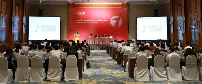 Toàn cảnh Đại hội đồng cổ đông thường niên năm 2016 của Maritime Bank. Toàn cảnh Đại hội đồng cổ đông thường niên năm 2016 của Maritime Bank.