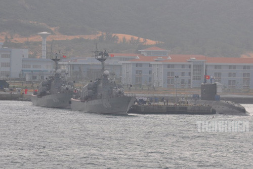 Lễ thượng cờ là một trong những nghi thức quan trọng nhất của Hải quân Việt Nam khi nhận tàu - Ảnh: Mai Thanh Hải Lễ thượng cờ là một trong những nghi thức quan trọng nhất của Hải quân Việt Nam khi nhận tàu - Ảnh: Mai Thanh Hải