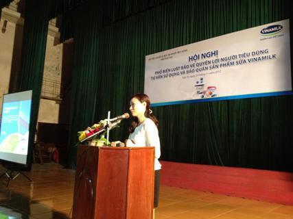 Chuyên gia về công nghệ UHT của Tetra Pak (nhà cung cấp thiết bị và bao bì lớn nhất cho Vinamilk) giới thiệu với người tiêu dùng về Công nghệ sản xuất sữa tiệt trùng UHT Chuyên gia về công nghệ UHT của Tetra Pak (nhà cung cấp thiết bị và bao bì lớn nhất cho Vinamilk) giới thiệu với người tiêu dùng về Công nghệ sản xuất sữa tiệt trùng UHT