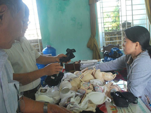 Trách nhiệm của hải quan ở đâu khi hàng không rõ nguồn gốc được tuồn vào VN? Trách nhiệm của hải quan ở đâu khi hàng không rõ nguồn gốc được tuồn vào VN?