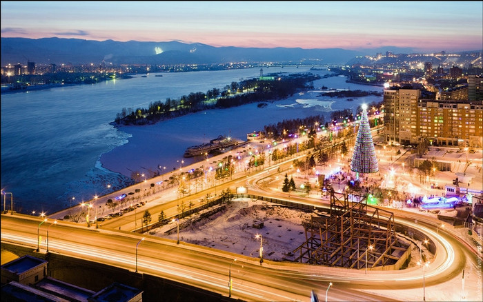 Mùa Đông ở thành phố Krasnoyarsk, Viễn Đông, Nga. Mùa Đông ở thành phố Krasnoyarsk, Viễn Đông, Nga.