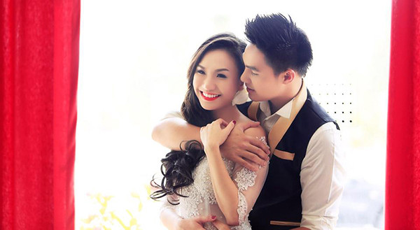 Baggio và vợ mới cưới hơn anh 3 tuổi Baggio và vợ mới cưới hơn anh 3 tuổi