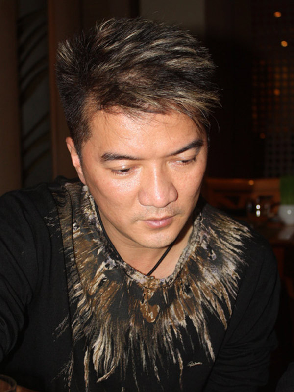 Đàm Vĩnh Hưng rơi vào cái bẫy của chính mình Đàm Vĩnh Hưng rơi vào cái bẫy của chính mình