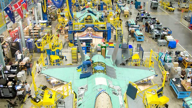 Dây chuyền sản xuất máy bau F-35 của Mỹ (ảnh minh họa) Dây chuyền sản xuất máy bau F-35 của Mỹ (ảnh minh họa)