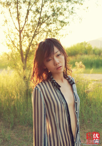 Ý tưởng triển lãm ảnh nude của Su khiến nhiều người phản đối, tuy nhiên không ít người tỏ ý ủng hộ và cho rằng cô gái này thật mạnh mẽ.