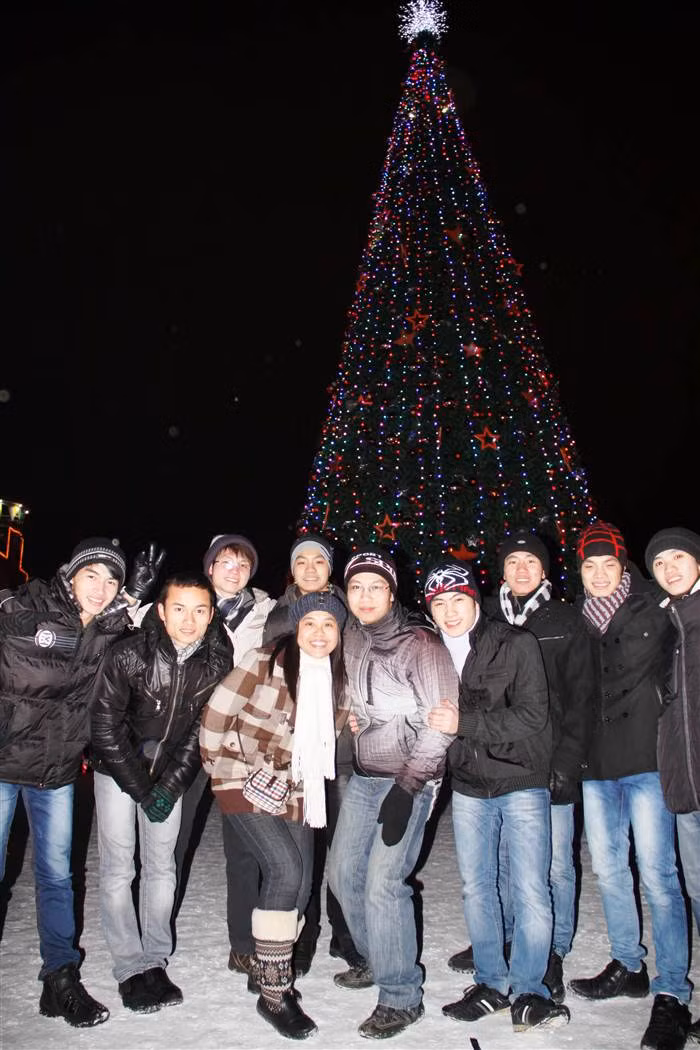 Những nụ cười Việt Nam thật tươi giữa băng giá