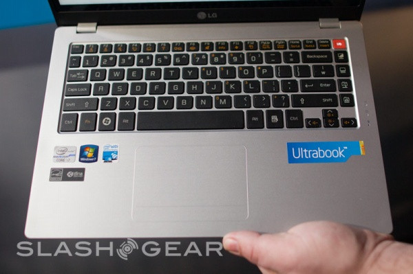 Cả 2 mẫu đều sẽ lên kệ trước tháng 3 nhưng hiện tại LG chưa công bố giá bán. Cả 2 mẫu đều sẽ lên kệ trước tháng 3 nhưng hiện tại LG chưa công bố giá bán.