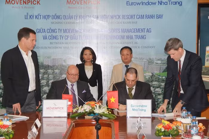 Eurowindow Nha Trang ký hợp đồng quản lý khu khách mang tên Mövenpick Rersort Cam Ranh Bay với Tập đoàn Mövenpick Hotels &amp; Resorts.
