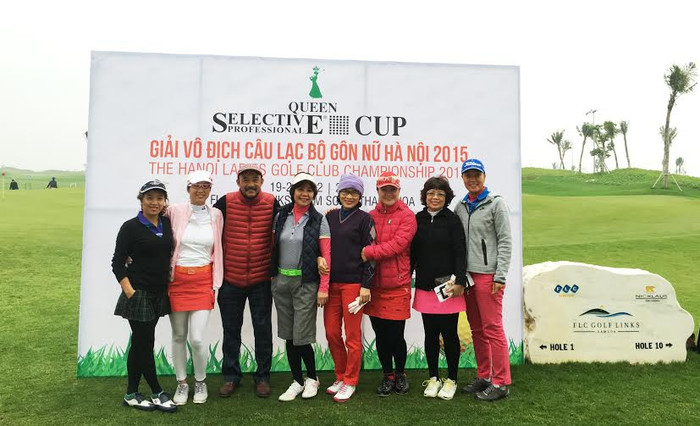 Các nữ golf thủ của Queen Club đã có được khoảng thời gian ấm cúng, cùng nhau đón Giáng sinh sớm tại quần thể du lịch nghỉ dưỡng 5 sao FLC Sầm Sơn.và điểm lại một năm 2015 sắp đi qua.