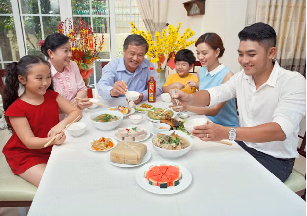 Tết chỉ “đậm đà” khi cả nhà sum vầy bên mâm cỗ đầu năm