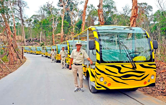 Đến với công viên, du khách sẽ được hướng dẫn bởi đội ngũ nhân viên chuyên nghiệp.