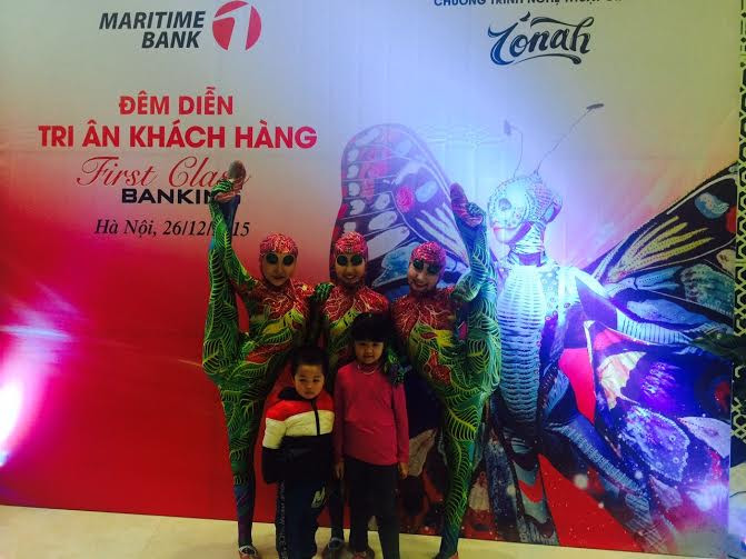 Ionah Show, được đánh giá là show siêu thực, lộng lẫy và mãn nhãn với sự kết hợp của nhiều loại hình nghệ thuật khác nhau. Ionah Show, được đánh giá là show siêu thực, lộng lẫy và mãn nhãn với sự kết hợp của nhiều loại hình nghệ thuật khác nhau.