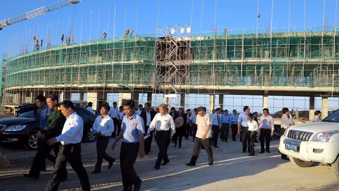 Khách sạn FLC Hotel Quynhon dài nhất Việt Nam với gần 1 km uốn lượn dọc bờ biển đang được khẩn trương thi công.