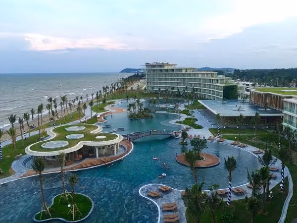 Quần thể nghỉ dưỡng sinh thái FLC Sầm Sơn góp phần thay đổi diện mạo du lịch Thanh Hóa.