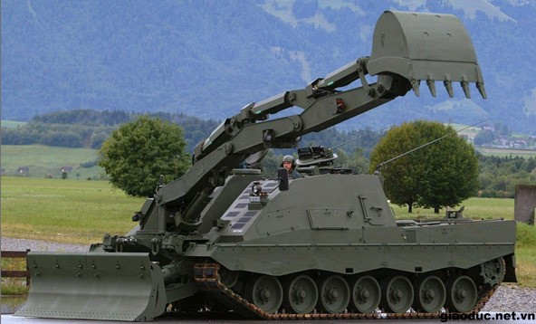 Pionerpanzer 3 Kodiak có động cơ rất khoẻ bởi nó được lắp trên khung của xe tăng Leopard 2 của quân đội Đức. Pionerpanzer 3 Kodiak có động cơ rất khoẻ bởi nó được lắp trên khung của xe tăng Leopard 2 của quân đội Đức.