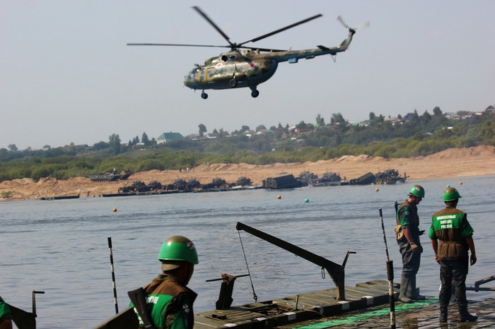 Trong quá trình diễn tập bắc cầu dã chiến cũng có các tình huống trên không được tiến hành để lực lượng công binh thục luyện