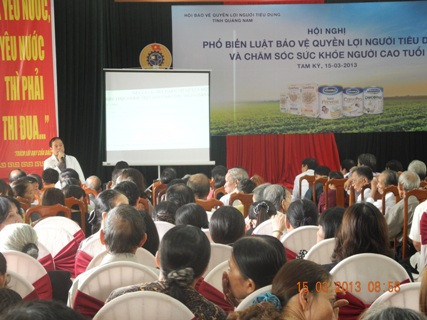 Tiến sĩ - Bác sĩ Nguyễn Hữu Toản tư vấn cho người cao tuổi các vấn đề về việc bảo vệ và chăm sóc sức khoẻ của người cao tuổi Tiến sĩ - Bác sĩ Nguyễn Hữu Toản tư vấn cho người cao tuổi các vấn đề về việc bảo vệ và chăm sóc sức khoẻ của người cao tuổi