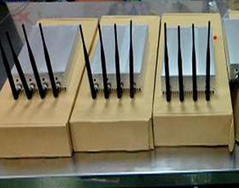 Thiết bị phá sóng bị thu giữ. Ảnh: Chi cục Hải quan Chuyển Phát nhanh cung cấp