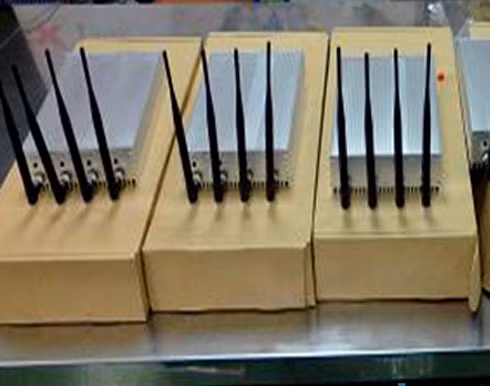 Thiết bị phá sóng bị thu giữ. Ảnh: Chi cục Hải quan Chuyển Phát nhanh cung cấp