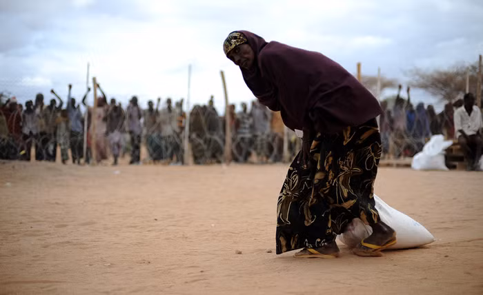 Khu vực Sừng Châu Phi nghèo đói hiện nay đang phải chịu đựng thảm kịch hạn hán và mất mùa tồi tệ nhất trong vòng 100 năm qua.