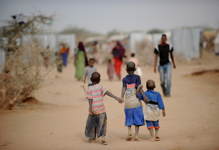 Khu vực Sừng Châu Phi nghèo đói hiện nay đang phải chịu đựng thảm kịch hạn hán và mất mùa tồi tệ nhất trong vòng 100 năm qua. Khu vực Sừng Châu Phi nghèo đói hiện nay đang phải chịu đựng thảm kịch hạn hán và mất mùa tồi tệ nhất trong vòng 100 năm qua.