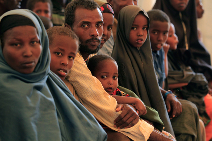 Khu vực Sừng Châu Phi nghèo đói hiện nay đang phải chịu đựng thảm kịch hạn hán và mất mùa tồi tệ nhất trong vòng 100 năm qua. Khu vực Sừng Châu Phi nghèo đói hiện nay đang phải chịu đựng thảm kịch hạn hán và mất mùa tồi tệ nhất trong vòng 100 năm qua.