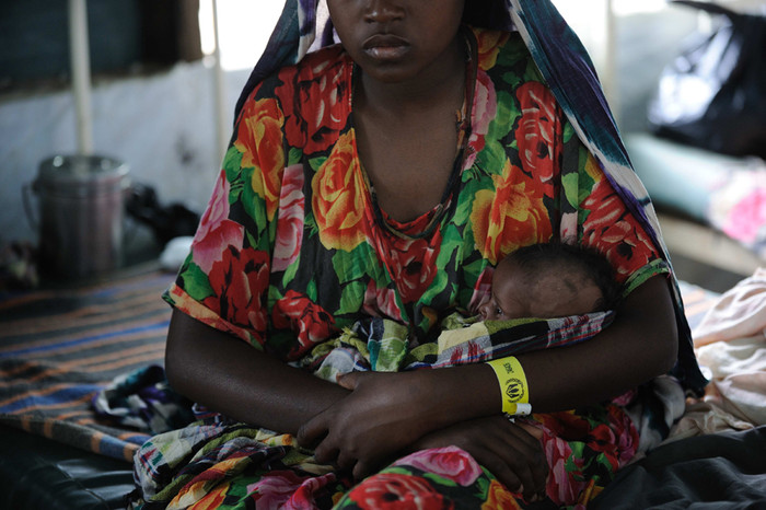 Khu vực Sừng Châu Phi nghèo đói hiện nay đang phải chịu đựng thảm kịch hạn hán và mất mùa tồi tệ nhất trong vòng 100 năm qua. Khu vực Sừng Châu Phi nghèo đói hiện nay đang phải chịu đựng thảm kịch hạn hán và mất mùa tồi tệ nhất trong vòng 100 năm qua.