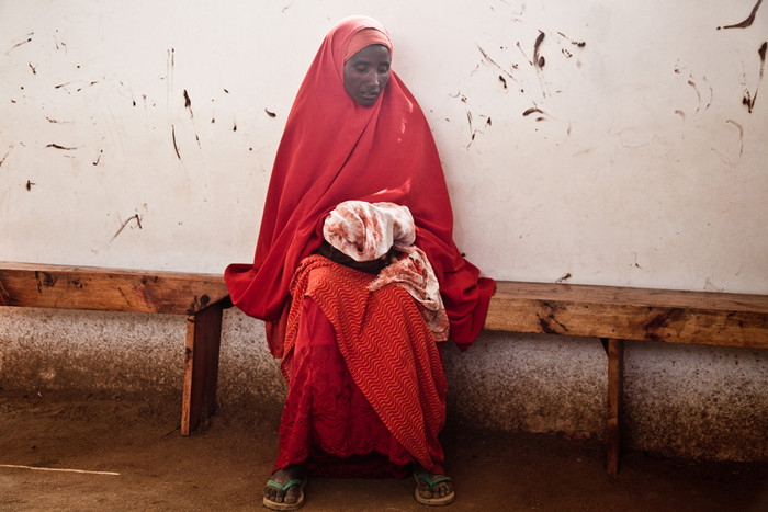 Khu vực Sừng Châu Phi nghèo đói hiện nay đang phải chịu đựng thảm kịch hạn hán và mất mùa tồi tệ nhất trong vòng 100 năm qua. Khu vực Sừng Châu Phi nghèo đói hiện nay đang phải chịu đựng thảm kịch hạn hán và mất mùa tồi tệ nhất trong vòng 100 năm qua.