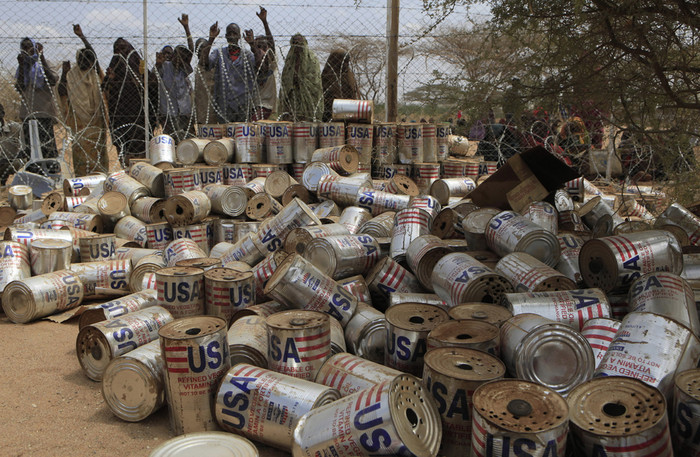 Khu vực Sừng Châu Phi nghèo đói hiện nay đang phải chịu đựng thảm kịch hạn hán và mất mùa tồi tệ nhất trong vòng 100 năm qua. Khu vực Sừng Châu Phi nghèo đói hiện nay đang phải chịu đựng thảm kịch hạn hán và mất mùa tồi tệ nhất trong vòng 100 năm qua.