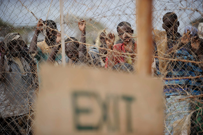 Khu vực Sừng Châu Phi nghèo đói hiện nay đang phải chịu đựng thảm kịch hạn hán và mất mùa tồi tệ nhất trong vòng 100 năm qua. Khu vực Sừng Châu Phi nghèo đói hiện nay đang phải chịu đựng thảm kịch hạn hán và mất mùa tồi tệ nhất trong vòng 100 năm qua.