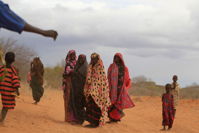 Khu vực Sừng Châu Phi nghèo đói hiện nay đang phải chịu đựng thảm kịch hạn hán và mất mùa tồi tệ nhất trong vòng 100 năm qua. Khu vực Sừng Châu Phi nghèo đói hiện nay đang phải chịu đựng thảm kịch hạn hán và mất mùa tồi tệ nhất trong vòng 100 năm qua.