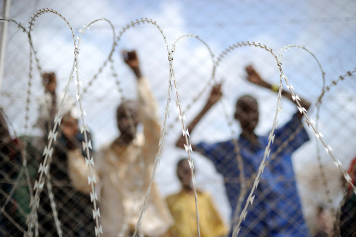 Khu vực Sừng Châu Phi nghèo đói hiện nay đang phải chịu đựng thảm kịch hạn hán và mất mùa tồi tệ nhất trong vòng 100 năm qua. Khu vực Sừng Châu Phi nghèo đói hiện nay đang phải chịu đựng thảm kịch hạn hán và mất mùa tồi tệ nhất trong vòng 100 năm qua.