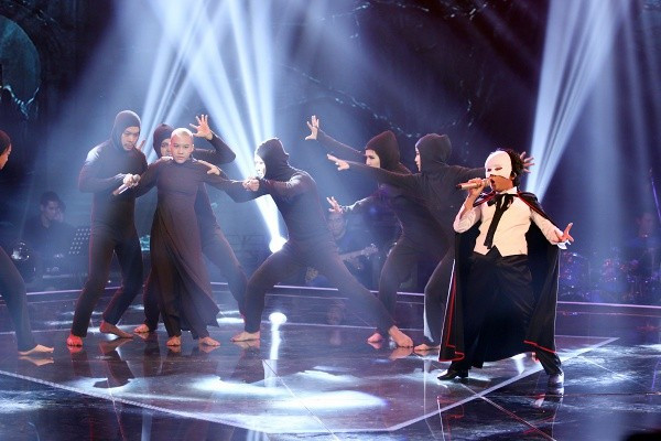 Hoàng Anh hát nhạc Trịnh cùng Huyền Trân