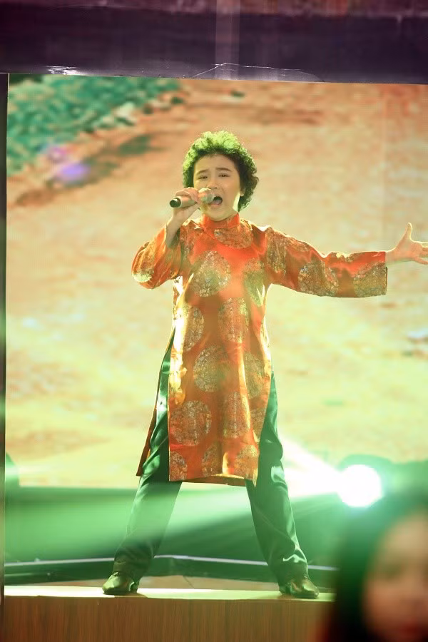 Hoàng Anh với Ôi quê tôi của Lê Minh Sơn