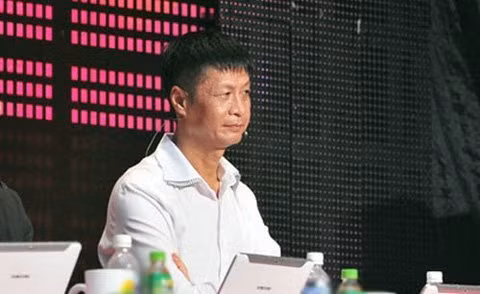 Đã có thời kỳ, Lê Hoàng được mệnh danh là ông vua giám khảo trong showbiz, ông chấm tất cả các lĩnh vực của làng giải trí...