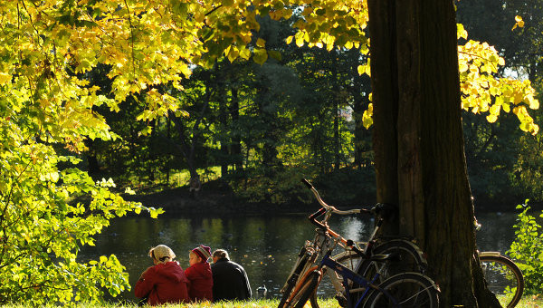 Tận hưởng không khí ấm áp ngày 8/10 ở Moscow