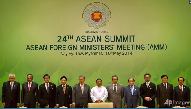 Các Ngoại trưởng ASEAN tại hội nghị. Các Ngoại trưởng ASEAN tại hội nghị.